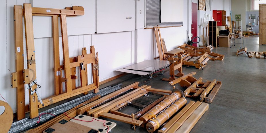 Demontiertere Webstühle